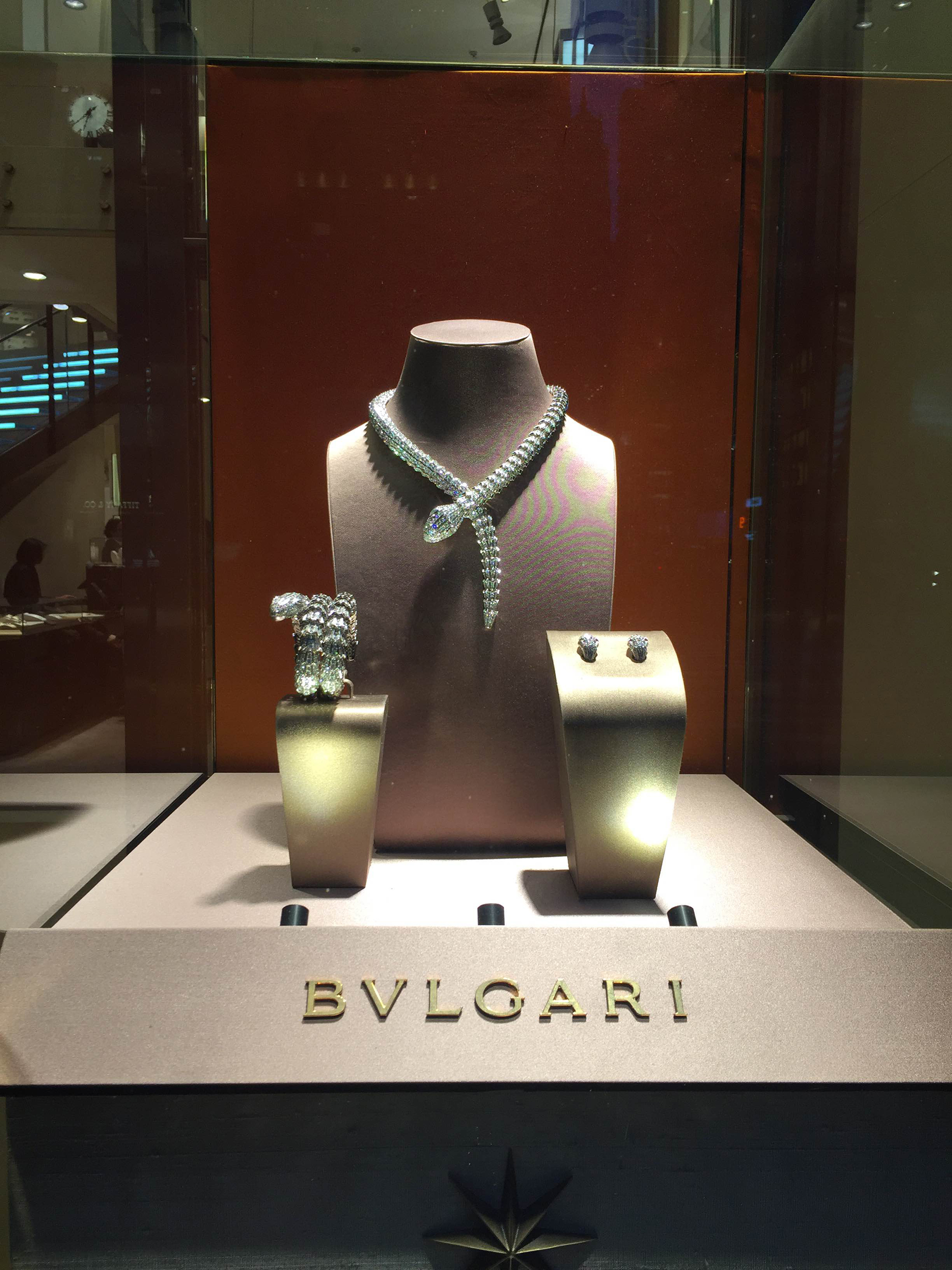 bvlgari jewellery display