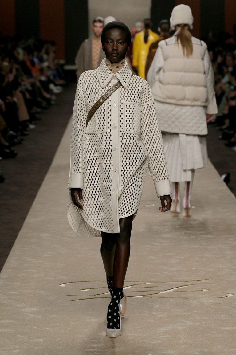 FENDI Women's Fall/Winter 2019/2020 Collection - Fashion Trendsetter