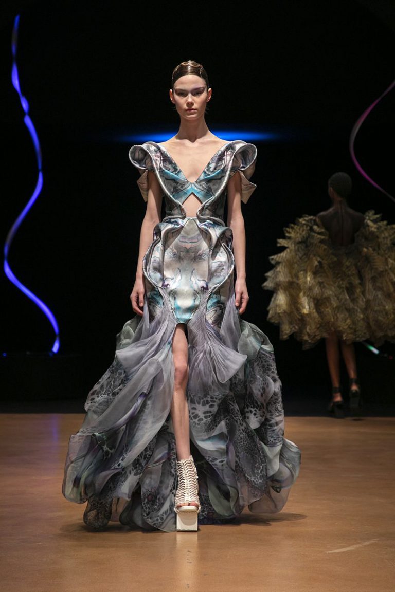 Iris van Herpen Spring/Summer 2020 Couture Collection: Sensory Seas ...