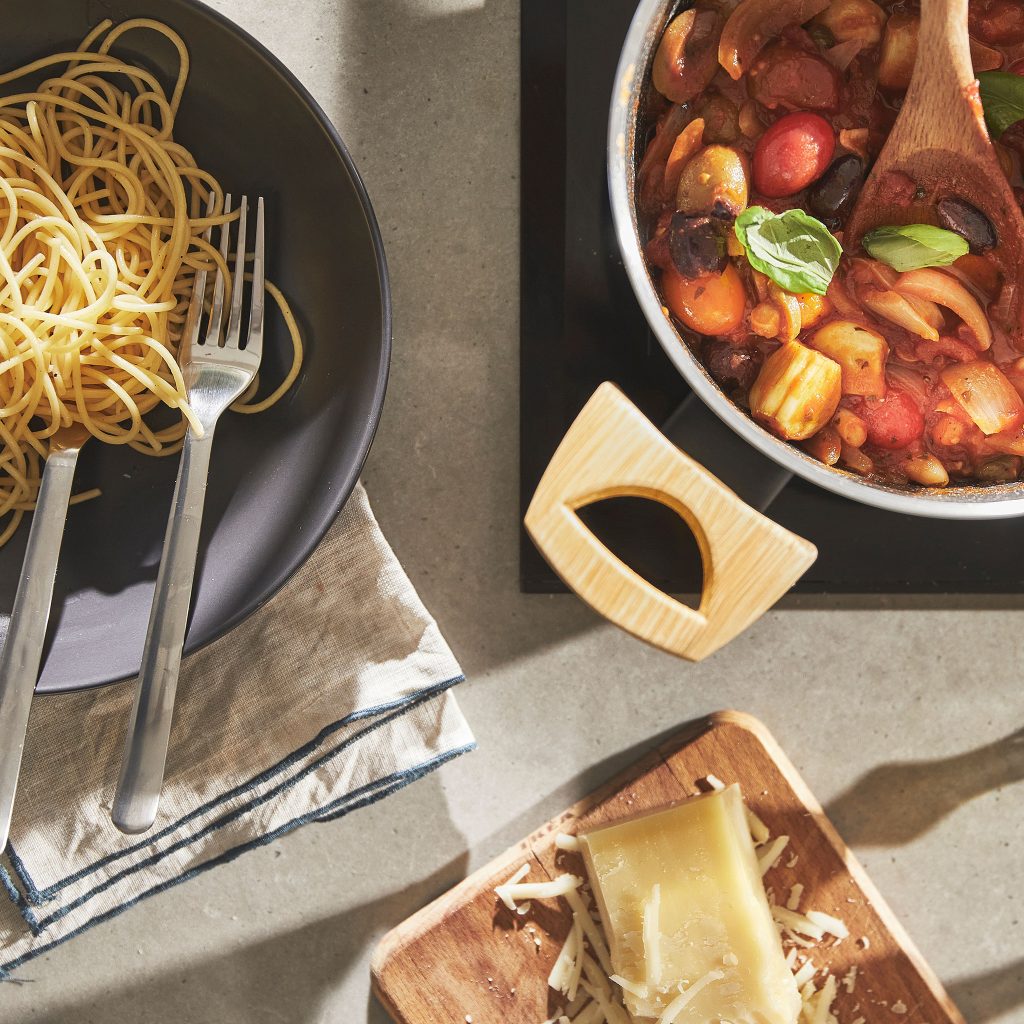 IKEA's New Cookware Range - HUSKNUT, Frying Pan & Pot. 