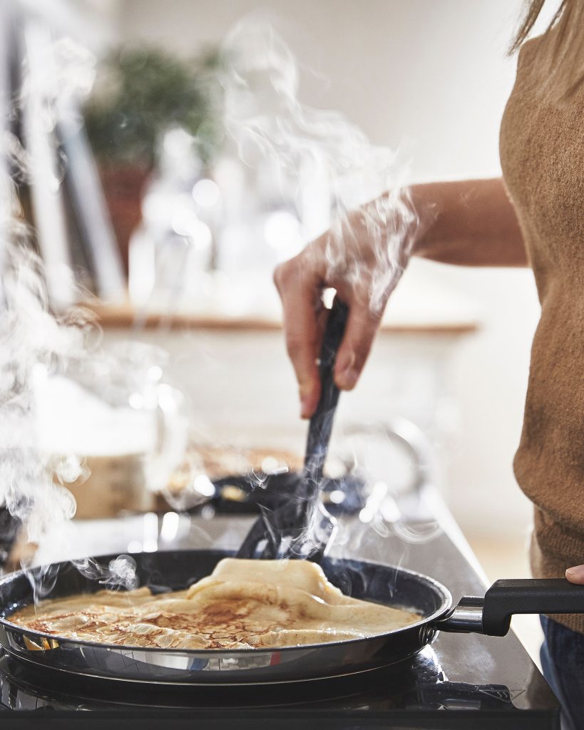 IKEA's New Cookware Range - MIDDAGSMAT, Crepe/Pancake Pan.