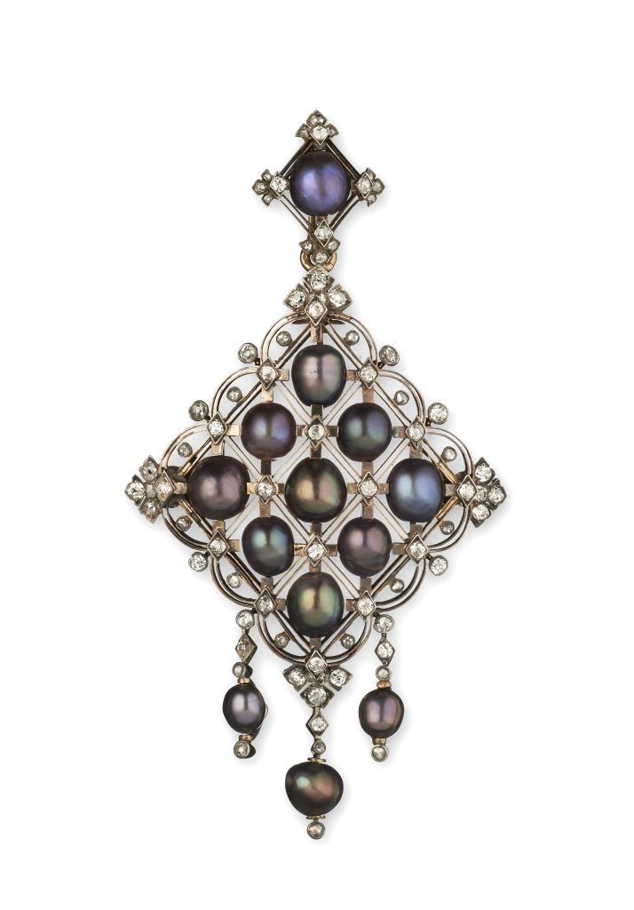 Germain Bapst (1853-1921) and Lucien Falize (1839-1897), pendant, c. 1880, grey natural pearls, diamonds, gold. London, Wartski.

Exhibition - 'Paris, City of Pearls', Organized by L'ÉCOLE, School of Jewelry Arts.